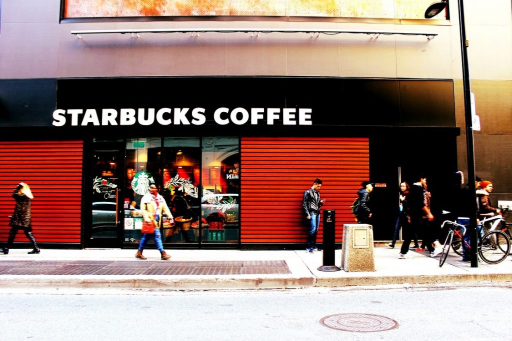 Czy kawiarnie Starbucks są franczyzą?