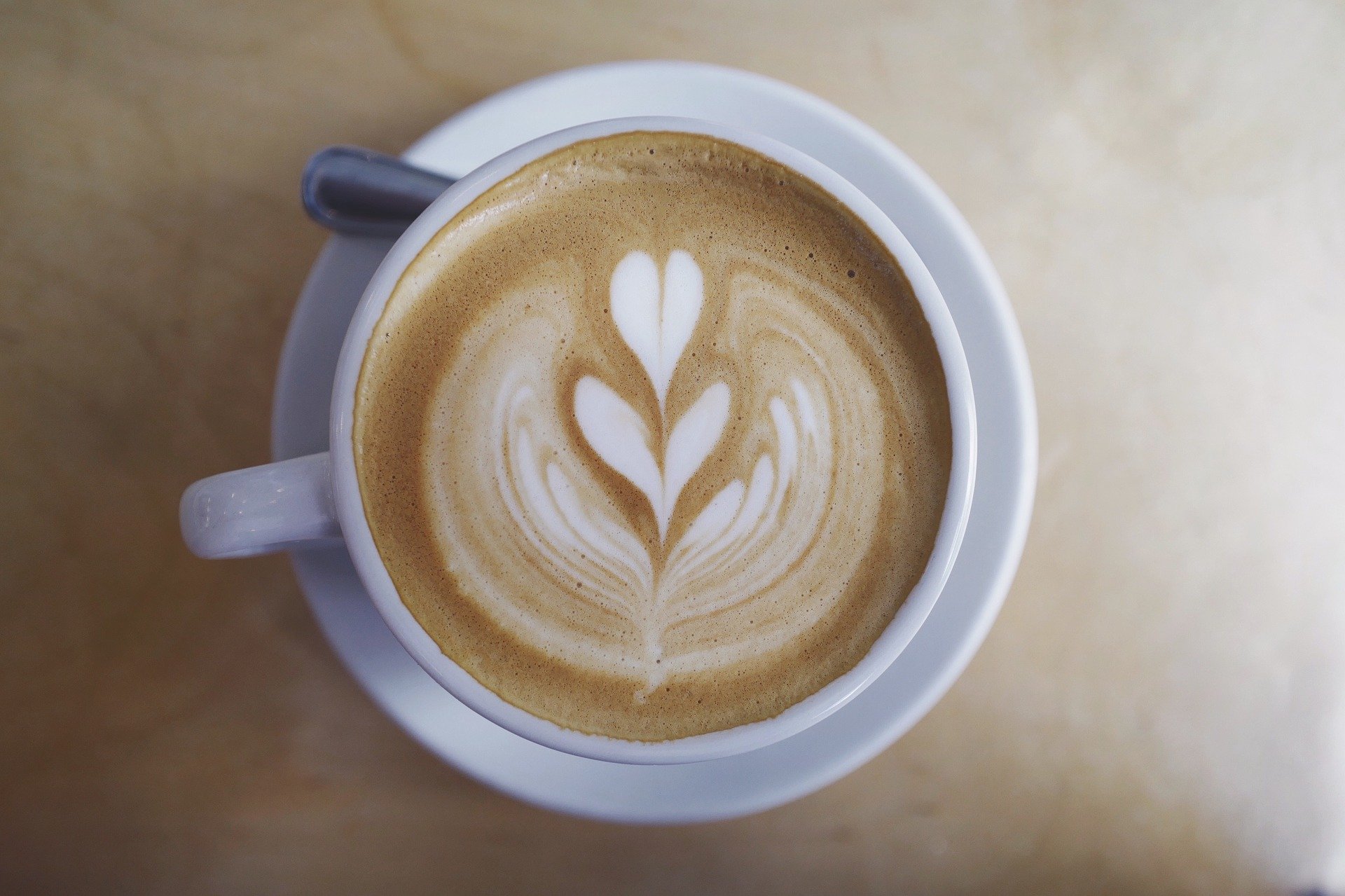Dźwigniowy ekspres do kawy – co warto o nim wiedzieć?