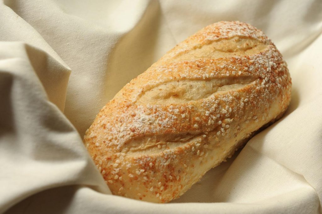 Jak upiec swój własny chleb z ekologicznej mieszanki chlebowej?
