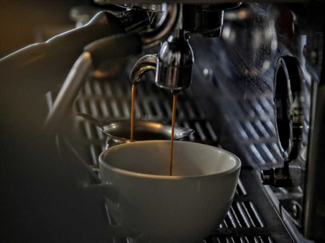 Jak się ocenia kawę, ile punktów musi mieć wysokiej jakości kawa speciality?